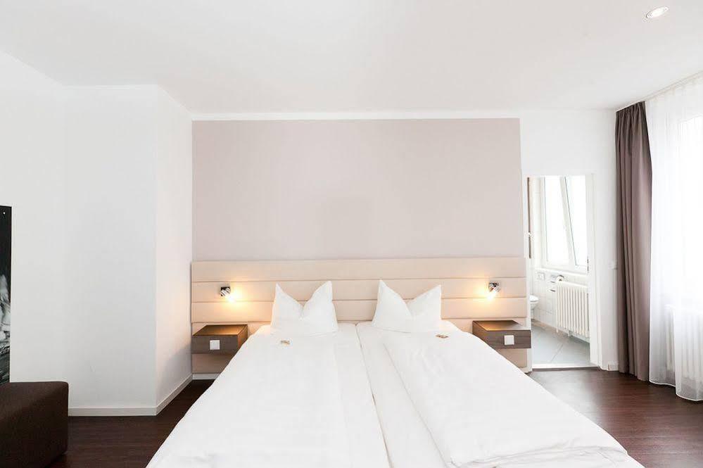 Manhattan Hotel Frankfurt am Main Kültér fotó