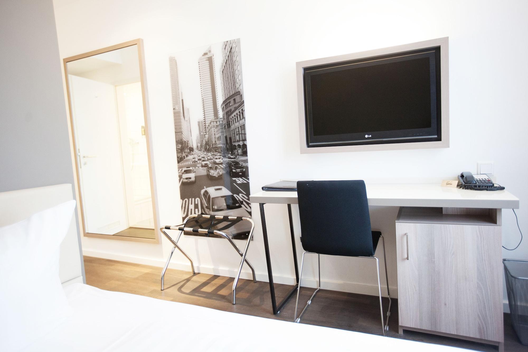 Manhattan Hotel Frankfurt am Main Kültér fotó