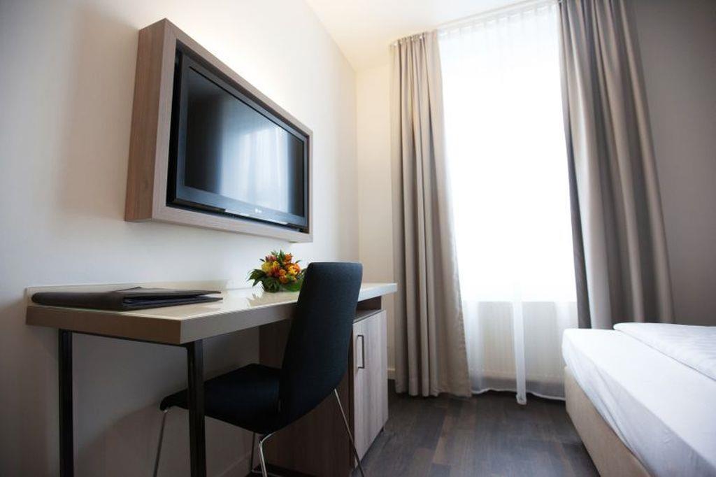 Manhattan Hotel Frankfurt am Main Szoba fotó